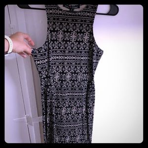 LOVE by CHESLEY Pattern Fitted / stretchy dress